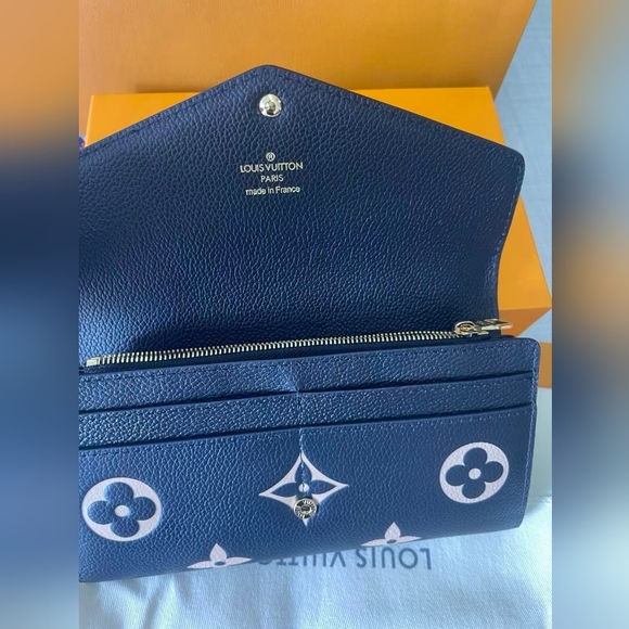 LOUIS VUITTON Monogram Empreinte Leather Sarah Wallet - Picture 8 of 11
